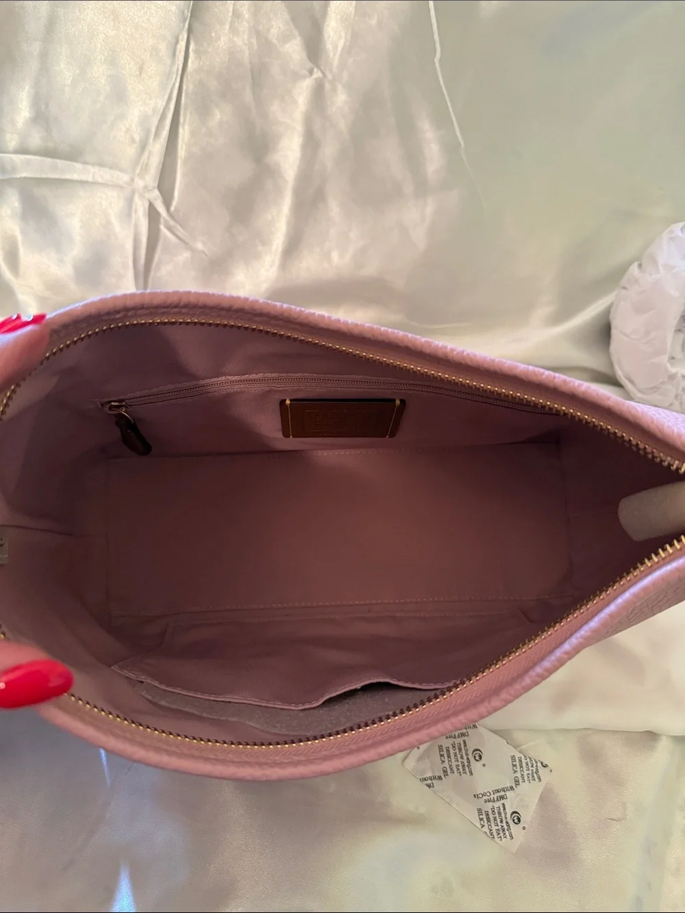 🌸Coach NWT Laurel Carnation Pink Pebbled Leather Shoulder Bag with Gold Hardware